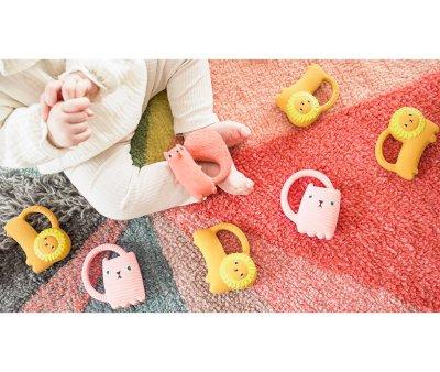 Ginge Cat Latex Teether Oli&Carol x Donna Wilson