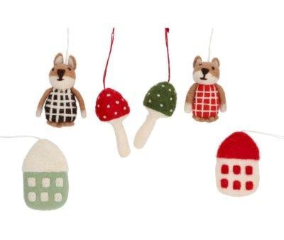 Red House Decor