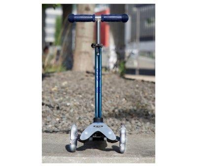 Patinete Mini Micro Deluxe Flux Neochrome Azul Luces LED