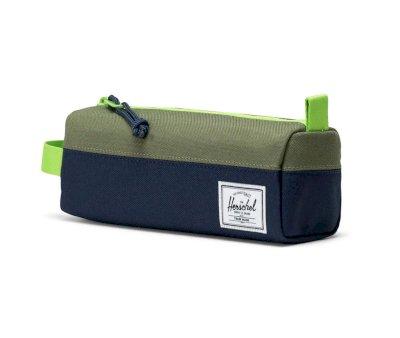 Trousse Settlement Black Iris/Four Leaf Clover