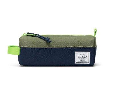Trousse Settlement Black Iris/Four Leaf Clover