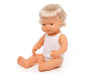 Boneca Caucasiana com implante coclear 38cm
