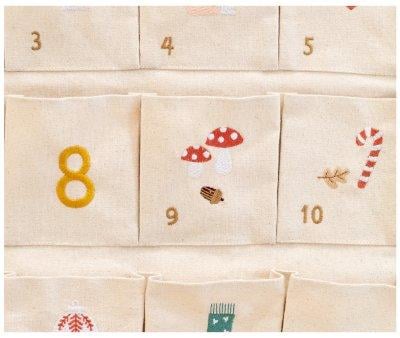 Calendario de Adviento Monnka Bordado